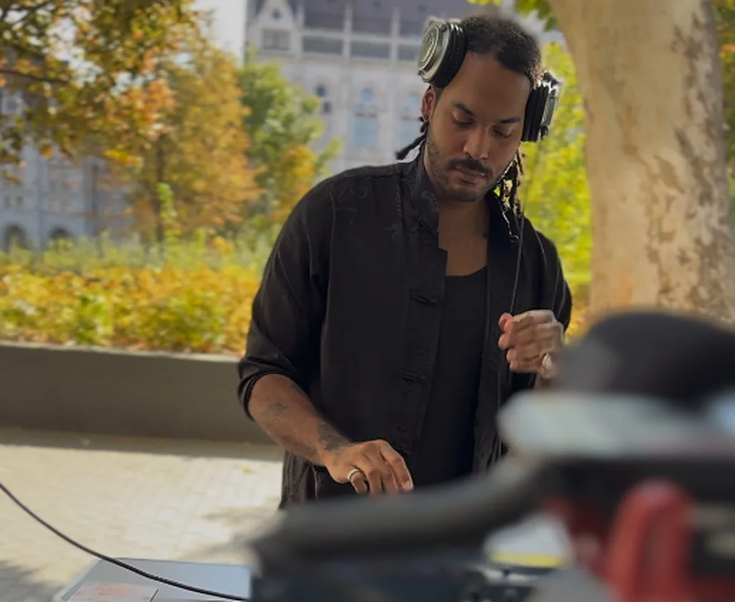 DJ BenKane dietro la consolle