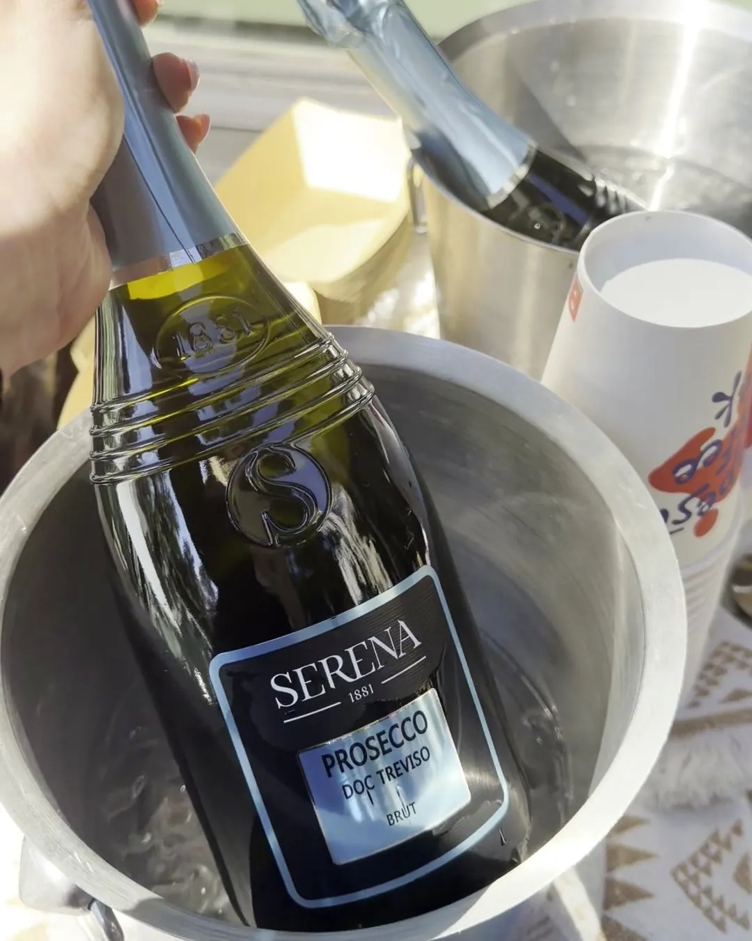 Serena Prosecco nel secchiello del ghiaccio