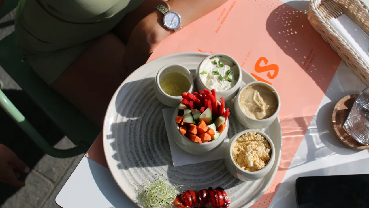 Mi az a brunch? A brunch jelentése és a Smúz kínálata